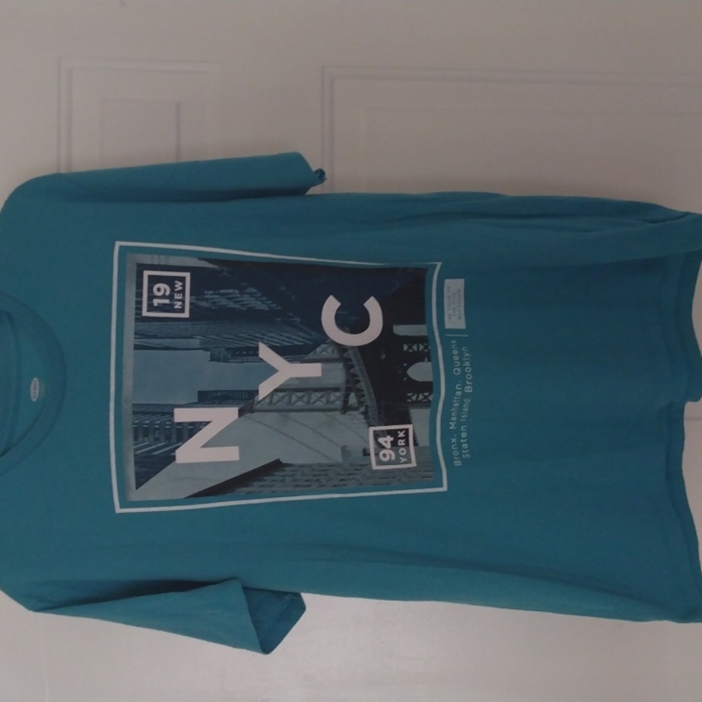 Old Navy t-shirt